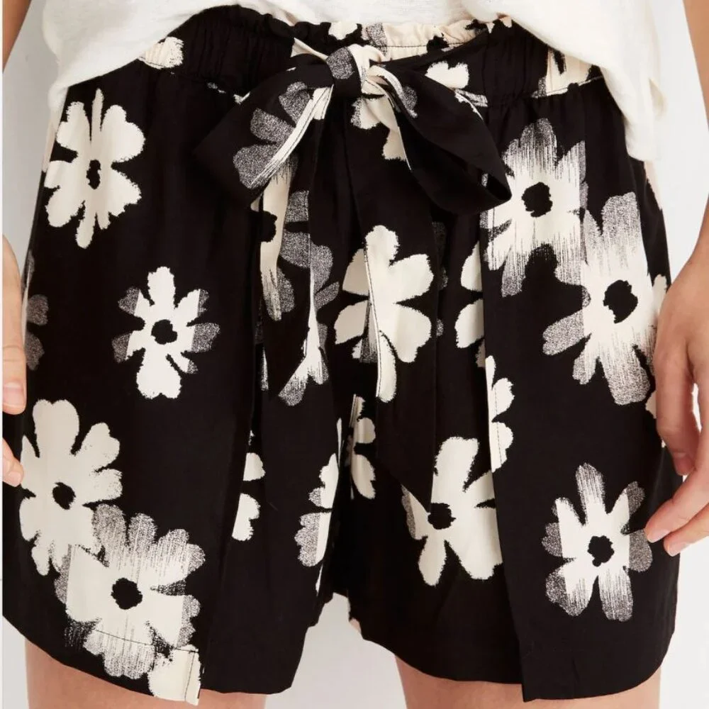 Madewell | Black & Cream Drapey Pull-On Shorts in Ikat Floral | Size Small